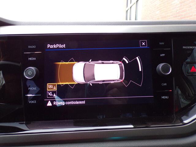 Volkswagen POLO 1.0 TSI Comfortline Business PDC Cruise Carplay