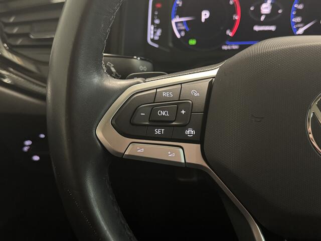 Volkswagen POLO 1.0 Panoramadak/Stoelverwarming/Trekhaak