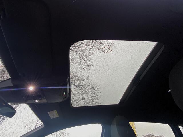 Volkswagen POLO 1.0 TSI R-Line Nw model/Panorama/MATRIX/Active Info