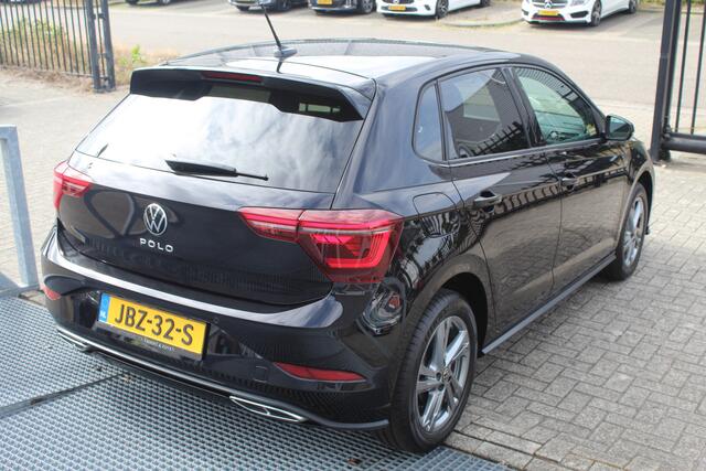 Volkswagen POLO 1.0 TSI 2x R-Line Automaat IQLight/Stoelverwarming/Navigatie/Virtual cockpit/Adaptive cruise control/Achteruitrijcamera/Parkeersensoren rondom/Apple carplay/LED grill/Climate control/Draadloze telefoonlader/DAB/16''Lichtmetalen velgen.