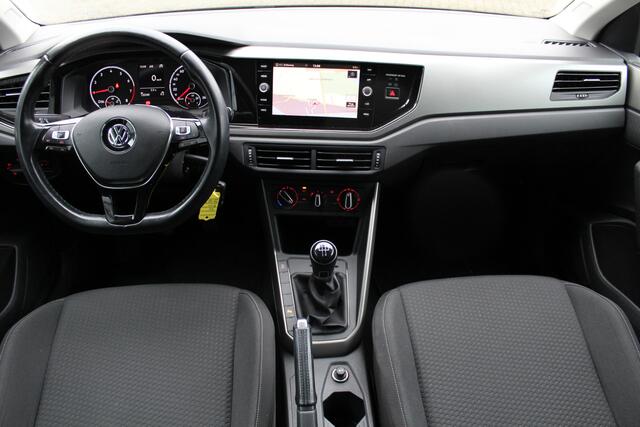 Volkswagen POLO 1.0 TSI Comfortline | Incl. 12 maanden Garantie | Meer foto's volgen! | Adaptieve cruise controle | Parkeersensoren V+A | Airco | Navigatie | Apple CarPlay/Android Auto | DAB+ | 15 Inch LMV | Origineel NL Auto | NAP |