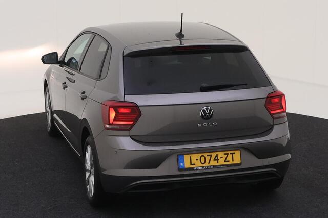 Volkswagen POLO 1.0 TSI Highline / AUTOMAAT/ PARK. SENSOREN/ CLIMA/ GETINT GLAS/ APP CONNECT/ 16" LMV