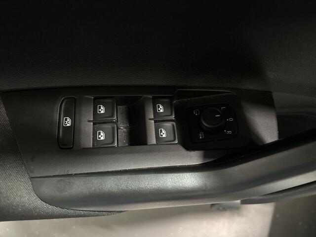 Volkswagen POLO 1.0 TSI 95pk DSG Life Business · Apple/Android Car Play · Navigatie · P-Sensoren · DAB · Stoelverwarming · 15'' Inch · Garantie t/m 01-08-2027 of 100.000km