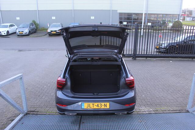 Volkswagen POLO 1.0 TSI 2x R-Line Automaat Navigatie/Virtual cockpit/Adaptive cruise control/Achteruitrijcamera/Parkeersensoren rondom/Apple carplay/Stoelverwarming/LED grill/IQ.light/Climate control/Draadloze telefoonlader/DAB/17''Lichtmetalen velgen.