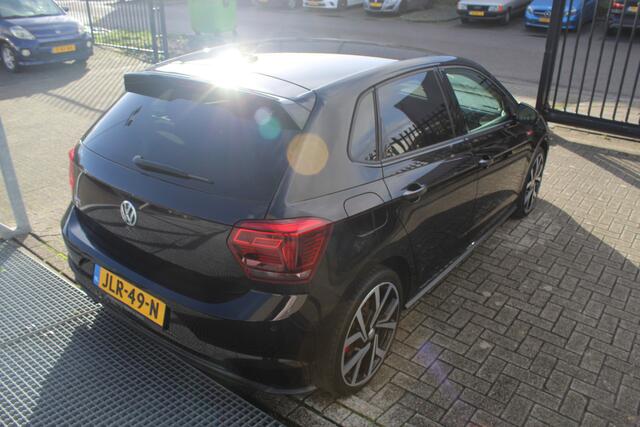 Volkswagen POLO 2.0 TSI GTI Automaat/Achteruitrijcamera/Parkeersensoren rondom/Beats audio/Digital dash/Apple car play/Navigatie/Adaptive cruise control/Climate control/Stoelverwarming/Inklapbare en verwarmbare buitenspiegels
