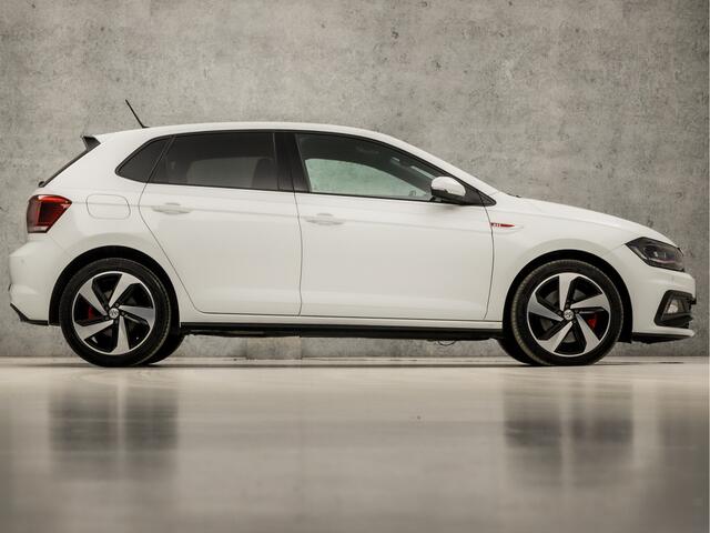 Volkswagen POLO 2.0 TSI GTI 200Pk Automaat (VIRTUAL COCKPIT, APPLE CARPLAY, GROOT NAVI, CAMERA, KEYLESS, CLIMATE, SPORTSTOELEN, LED KOPLAMPEN, ADAPTIVE CRUISE, NIEUWSTAAT)
