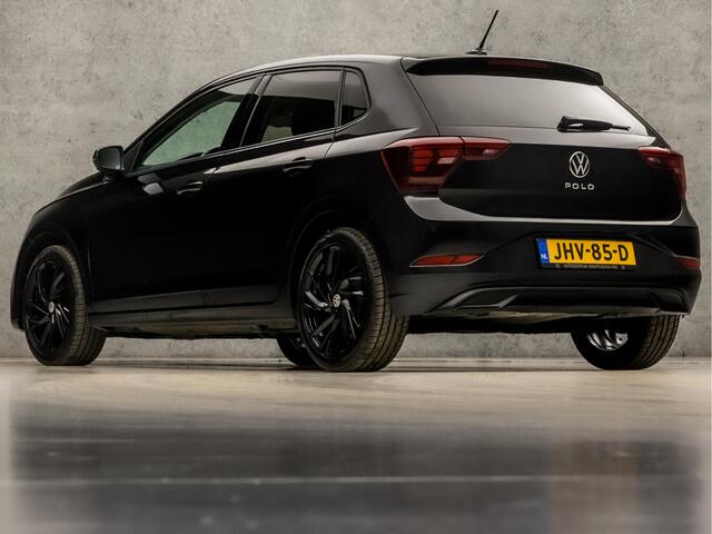 Volkswagen POLO 1.0 TSI Sportline Automaat (VIRTUAL COCKPIT, APPLE CARPLAY, GROOT NAVI, CAMERA, KEYLESS, SPORTSTOELEN, GETINT GLAS, LM VELGEN, NIEUWSTAAT)