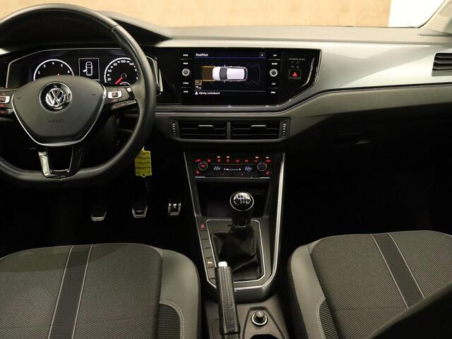 Volkswagen POLO 1.0 TSI Highline Business PARKEERSENSOREN VOOR EN ACHTER - CRUISE CONTROL - APPLE CARPLAY/ANDROID AUTO - CLIMATE CONTROL - STOEL VERWARMING - DAB RADIO