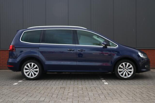 Volkswagen SHARAN 1.4 TSI Exclusive Series 7 zits | Kinderzit | leer | seperate airco |