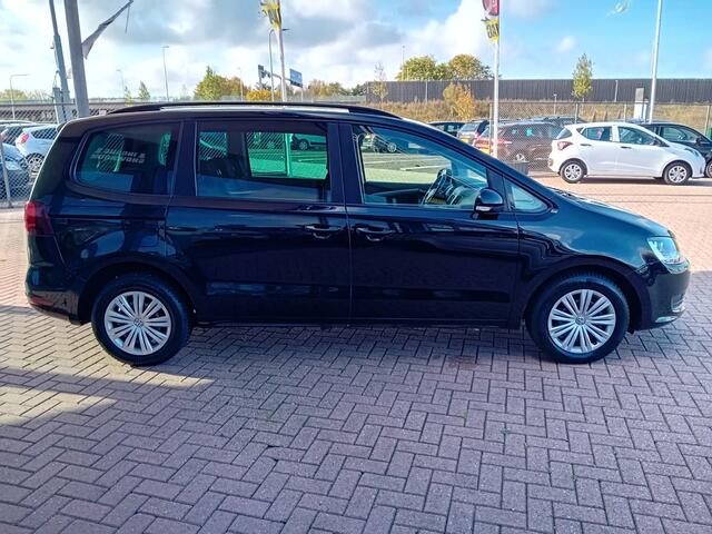 Volkswagen SHARAN 1.4 TSI Automaat, Airco (automatisch), Multimediasysteem, Navigatie, Bluetooth, Stoelverwarming, Elektrische ramen en spiegels, Centrale vergrendeling met AB, Trekhaak, Nette auto, Goed onderhouden, BOVAG