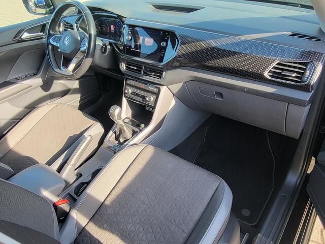 Volkswagen T-Cross 1.0 TSI 116 PK Style Virtual Dash, Trekhaak, Camera, Rijklaar met beurt & garantie!