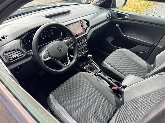 Volkswagen T-Cross 1.5 TSI 150pk DSG 2x R-Line | Camera | Virtual cockpit | Carplay | Navi | Rijklaar incl. 1 jaar Bovag garantie