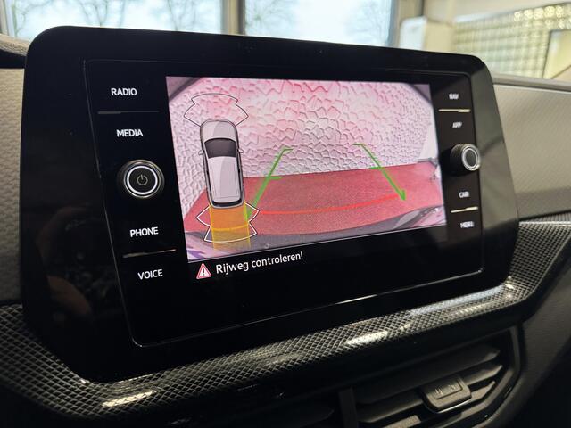 Volkswagen T-Cross ?NIEUWSTE MODEL T-CROSS? 1.5 150PK LED V+A CAMERA DIG.COCKPIT PRO STOEVERW KEYLESS P-ASSIST NIEUWE MODEL "Volkswagen rijden begint bij Topautos.nl - 75 topmodellen direct op voorraad!"