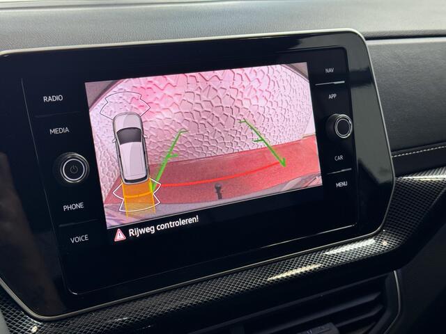 Volkswagen T-Cross 1.5 TSI 150PK R-LINE EDITION TREKHAAK LED KEYLESS LMV IQ CAMERA STOELVERW ?2025? "Volkswagen rijden begint bij Topautos.nl - 75 topmodellen direct op voorraad!"