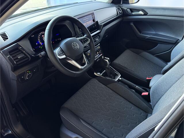 Volkswagen T-Cross DE VERNIEUWDE T-CROSS 116PK 17''LMV TREKHAAK CAMERA VIR.COCKPIT STOELVERW. ADAP.CRUISE LMV CARPLAY 2025 "Volkswagen rijden begint bij Topautos.nl - 75 topmodellen direct op voorraad!"