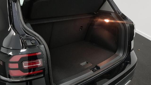 Volkswagen T-Cross 1.0 TSI 110pk DSG Style Navigatie Climate Control Dab Stoelverwarming Led Parkeer sensoren Extra Getint Glas