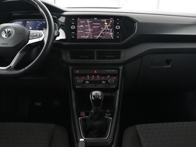 Volkswagen T-Cross 1.0 TSI Life | Carplay | Navigatie | Keyless | Virtual Cockpit | Climate control | Adaptive cruise | Dodehoek detectie | Getint glas