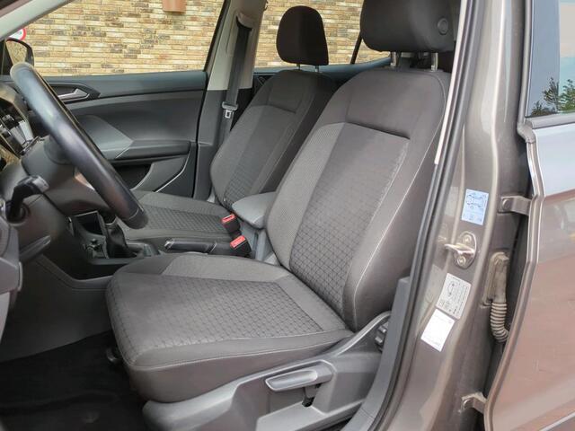 Volkswagen T-Cross 1.0 TSI 95pk Life / Navigatie / Parkeersensoren Voor + Achter / Achteruitrijcamera / Airco / 16''LMV