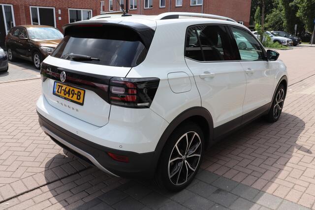 Volkswagen T-Cross 1.0 TSI Style, automaat, navigatie, dodehoek detector.