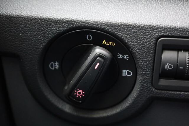 Volkswagen T-Cross 1.0 TSI Life parkeersensoren voor en achter, side assist dodehoek sensor, navigatie, 16" LMV, lederen multifunctioneel stuurwiel, 6 speakers, lane assist, light assist, speed limiter, cruise control, bluetooth carkit