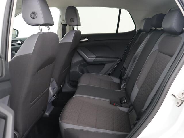 Volkswagen T-Cross 1.0 TSI R Line | Stoelverwarming | Camera | Trekhaak | Virtual Cockpit | Carplay | Adaptive cruise | Climate control | Full LED