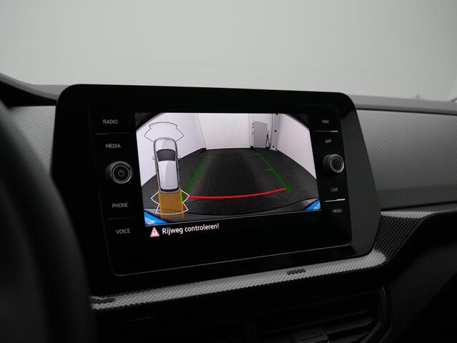 Volkswagen T-Cross 1.5 TSI 150 pk DSG R-Line Edition | IQ Light | Trekhaak | Stoelverwarming | Achteruitrijcamera | Adaptive Cruise | Carplay | 17 inch