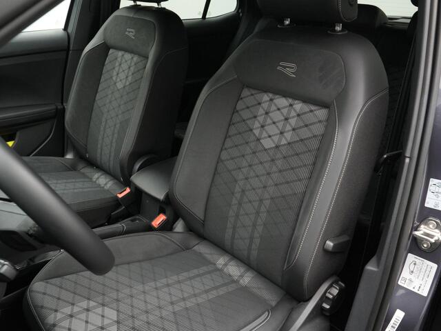 Volkswagen T-Cross 1.5 TSI 150 pk DSG R-Line Edition | IQ Light | Trekhaak | Stoelverwarming | Achteruitrijcamera | Adaptive Cruise | Carplay | 17 inch