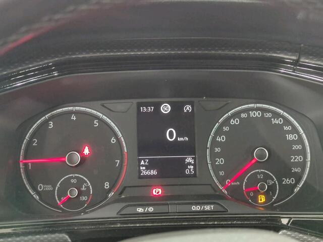 Volkswagen T-Cross 1.0 TSI Life / PARK. SENSOREN/ NAVI/ AIRCO/ 16" LMV