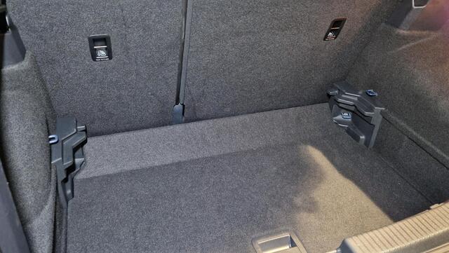 Volkswagen T-Cross 1.0 TSI Style | Adaptive Cruise control | Navigatie | Climate Control |