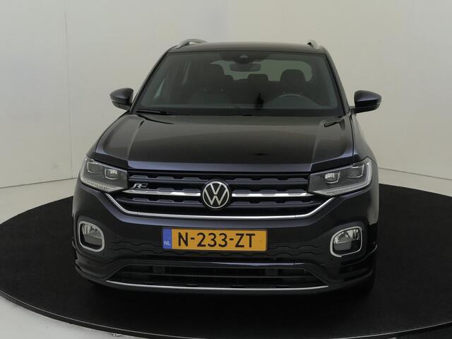 Volkswagen T-Cross 1.0 TSI R-Line | Achteruitrijcamera | Digital cockpit Pro | Navigatie | Adaptieve cruise control | Elektrisch inklapbare buitenspiegels | CarPlay | LED verlichting |