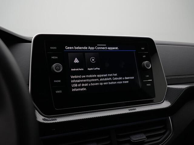 Volkswagen T-Cross 1.0 TSI 115 pk DSG R-Line Edition | IQ Light | Sportstoelen | Parkeersensoren voor/achter | Stoelverwarming | Carplay | 17 inch