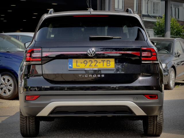 Volkswagen T-Cross 1.5 TSI AUT7 150PK R-LINE 93D.KM! NAVI CAMERA APPLE-CARPLAY LED LMV PDC