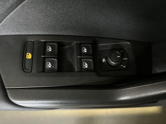 Volkswagen T-Cross 1.0 TSI 110pk DSG Life · Apple/Android Car Play · Navigatie · Camera · Airco · P-Sensoren · 16'' Inch · Garantie t/m 09-10-2027 of 100.000km