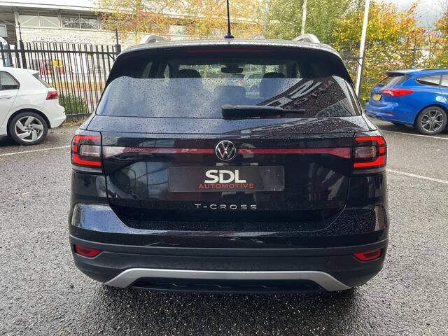 Volkswagen T-Cross 1.5 TSI Style // LED // ADAPT. CRUISE // CLIMA // CAMERA+SENSOREN // APPLE-ANDROID AUTO // STOELVERWARMING //