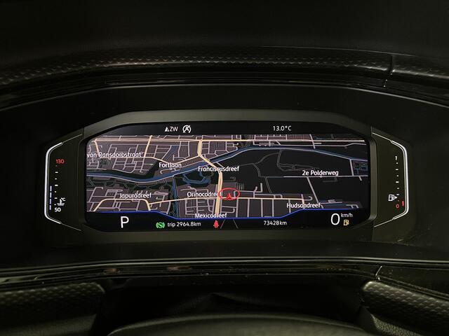 Volkswagen T-Cross 1.0 TSI R-line | VIRTUAL | CAMERA | STOELVERWARMING |