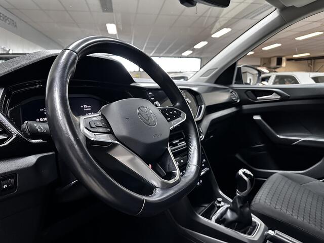 Volkswagen T-Cross 1.0 TSI Life/ Apple + Android/ Virtual Cockpit/ 16'' LMV/ DAB+/ Clima/ Adaptive Cruise/ Lane-Assist./ PDC V+A/ Navi/ Elek. pakket/ Isofix/ Bluetooth/ Multi. LEDER. Stuur/ Mistl./ LED Dagrijverl.
