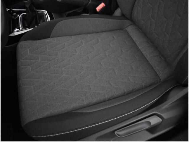 Volkswagen T-Cross Life Edition 1.0 TSI 95 pk 5 versn. Hand · Airconditioning automatisch, 2-zone (climatronic) · Velgen 'ventura', 17 inch lichtmetaal