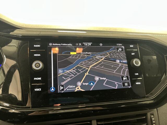 Volkswagen T-Cross 1.0 TSI 110pk DSG Life · Apple/Android Car Play · Navigatie · P-Sensoren · Getint Glas · 17'' Inch · Garantie t/m 05-10-2026 of 100.000km