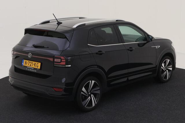 Volkswagen T-Cross 1.0 TSI 110pk DSG R-Line / R-line interieur + exterieur / LED / Climate control / Donker glas / Parkeersensoren voor + achterzijde / 18'' LMV