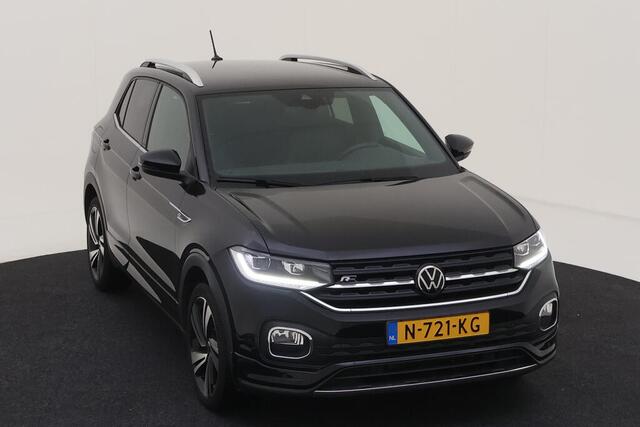 Volkswagen T-Cross 1.0 TSI 110pk DSG R-Line / R-line interieur + exterieur / LED / Climate control / Donker glas / Parkeersensoren voor + achterzijde / 18'' LMV