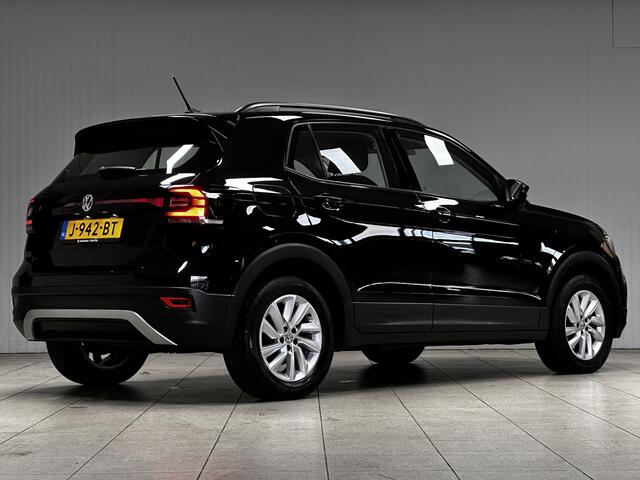 Volkswagen T-Cross 1.0 TSI Life/ 16'' LMV/ Adaptive Cruise/ Dode-Hoek DET./ Apple + Android/ Lane-Assist./ DAB+/ Navi/ Airco/ Bluetooth/ Multi. LEDER. Stuur/ Mistl./ PDC V+A/ LED Dagrijverl.