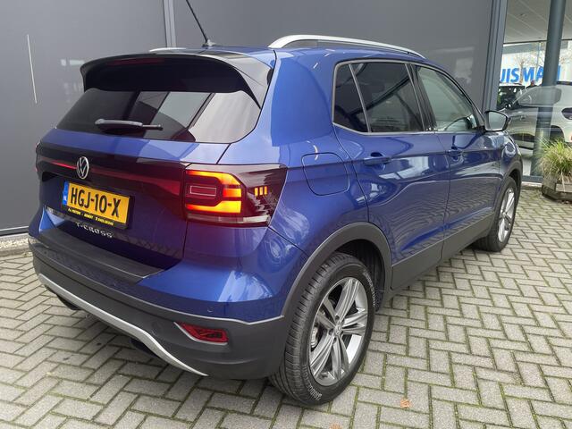 Volkswagen T-Cross automaat 1.5 TSI Style Business R design automaat Airco - Cruise control - Parkeersensoren voor en achter - Navigatie - Dakrails - Bluetooth - Dodehoek detector - Stuur leder - Stuur multifunctioneel - Start/stop systeem - Radio - Licht metalen velgen 17 