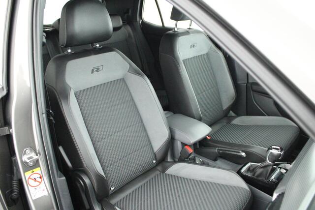 Volkswagen T-Cross 1.0 TSI 116pk DSG 2x R-Line Trekhaak Camera Stoelverwarming Keyless Virtual Cockpit Navigatie