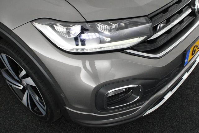 Volkswagen T-Cross 1.0 TSI 116pk DSG 2x R-Line Trekhaak Camera Stoelverwarming Keyless Virtual Cockpit Navigatie