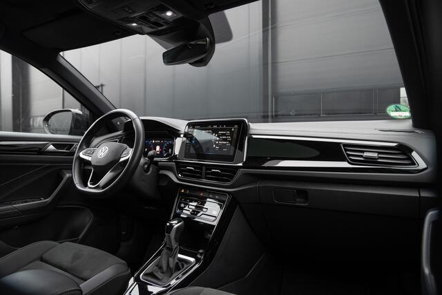 Volkswagen T-Roc 1.5 TSI R-Line 150PK | Virtual | Pano | Keyless | Massage Ergo Active | Camera | Lane & Side Assis | Front Assis | Sfeer | Elekt Achterklep