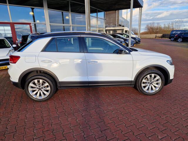Volkswagen T-Roc 1.0 TSI Style Business 12 MND BOVAG GAR. | NAVI | TWO TONE LAK | ACC | PDC V+A | CLIM. CONTR. | APPLECARPLAY/ANDROID AUTO
