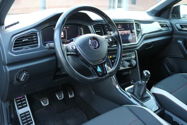 Volkswagen T-Roc 1.5 TSI Sport Virtual cockpit Xenon Pdc Camera T-haak Bj:2018