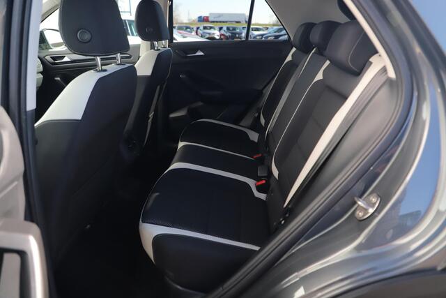 Volkswagen T-Roc 1.0 TSI Sport Virtual 17 inch Keyless Navigatie Achteruitrijcamera Carplay Android Adaptive Cruise Lane Assist Full LED Getint Glas