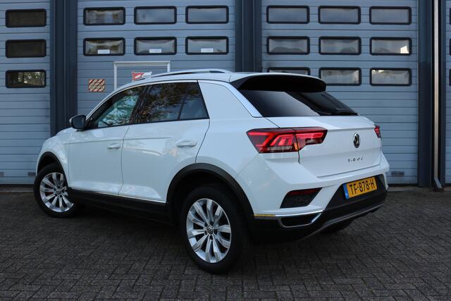 Volkswagen T-Roc 1.5 TSI Sport Xenon Panodak Navi Virtual cockpit T-haak Bj:2018