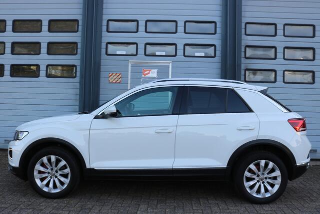 Volkswagen T-Roc 1.5 TSI Sport Xenon Panodak Navi Virtual cockpit T-haak Bj:2018